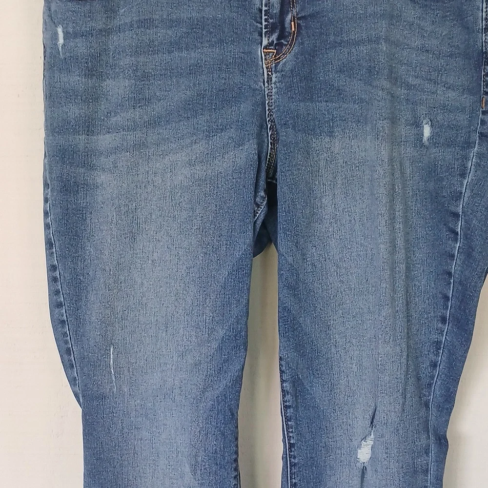 Old Navy Mid Rise Rockstar Skinny Jeans With Light Distress Size 16 Short